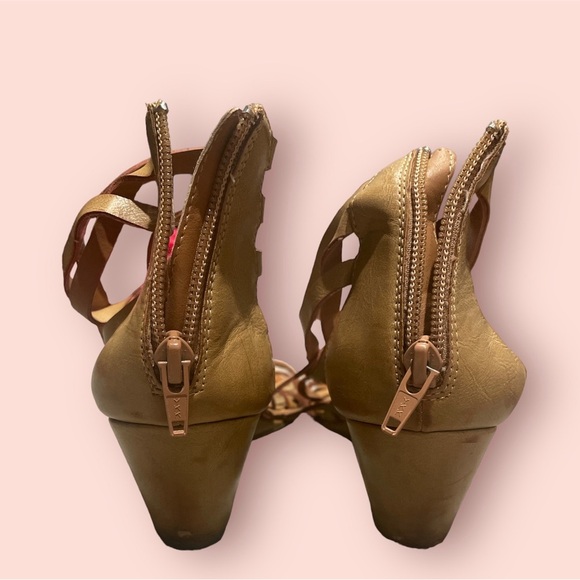 Dress Barn Sandals - Picture 3 of 3